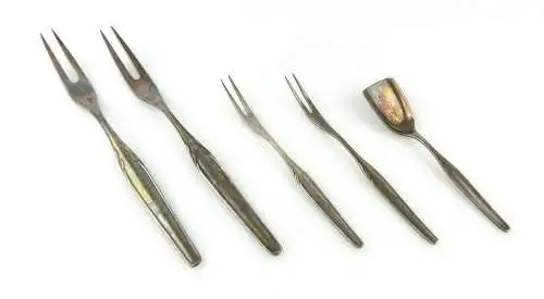 #e2175: 5 Vorleger in 90er Silberauflage, Zuckerlöffel, Vorlegegabeln 