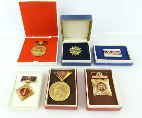 Konvolut 6 Abzeichen: DFD, 20 Jahre DDR, für patriotische Leistungen... e1663