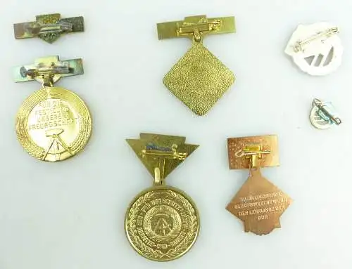 Konvolut 5 Abzeichen: 7 Teile NVA, FDJ Lehrlingskollektiv e1645