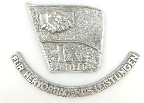 Medaille: Ehrengeschenk für hervorragende Leistungen IX. Parteitag e1536