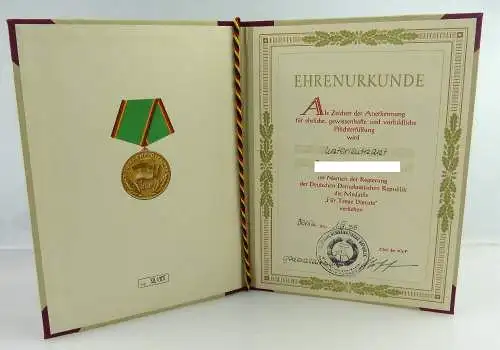 Medaille Für Treue Dienste KVP Nr. 18180, Urkunde 1955 verl. Hoffmann, Orden3156