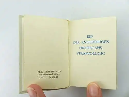 3 Minibücher:Gesetz über die Aufgaben und Befugnisse Volkspolizei e400