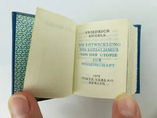 Minibuch : Friedrich Engels Von der Utopie zur Wissenschaft Dietz Verlag e272