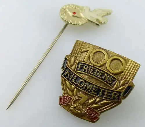2 Abzeichen: 100 Friedens Kilometer km, vgl. Nr. 970c, 970f, Orden3146