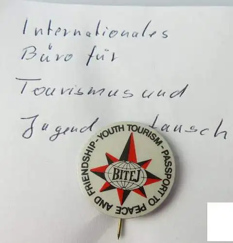 6 verschiedene Abzeichen Internationale Jugendorganisation / r298