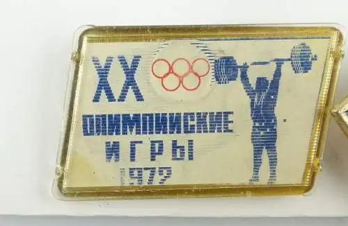 2 verschiedene Abzeichen : Olympia München 1972 , Moskau 1980  /r091