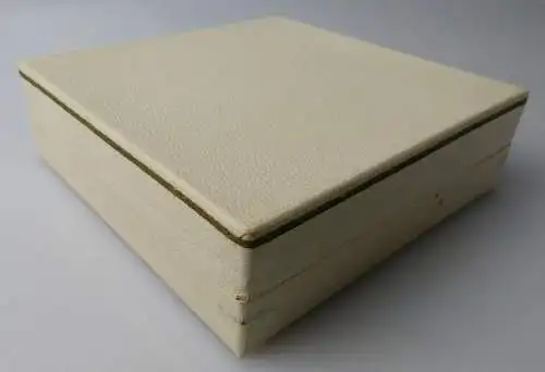 Meissen Medaille Erika 1910-85 robotron Schreibmaschinen Wertarbeit Orden2085