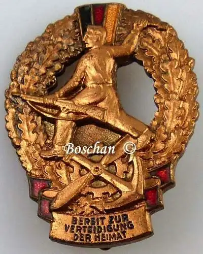 DDR GST Mehrkampfabzeichen von 1957 bis 1960 in Bronze 2. Variante (GST0384b)