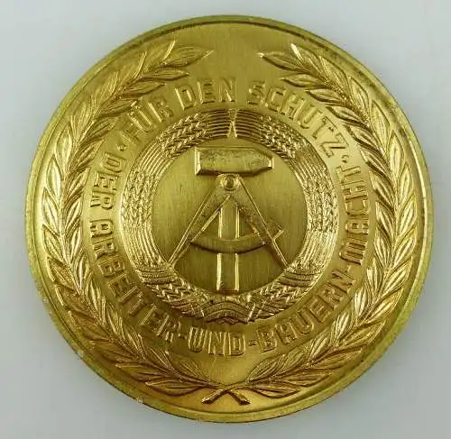 Medaille: Berlin Hauptstadt der DDR, goldfarben, Für den Schutz der A, Orden1495