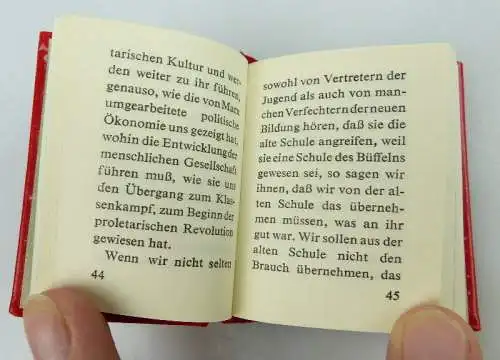 Minibuch: W. I. Lenin - Die Aufgaben der Jugendverbände FDJ überreicht bu0973