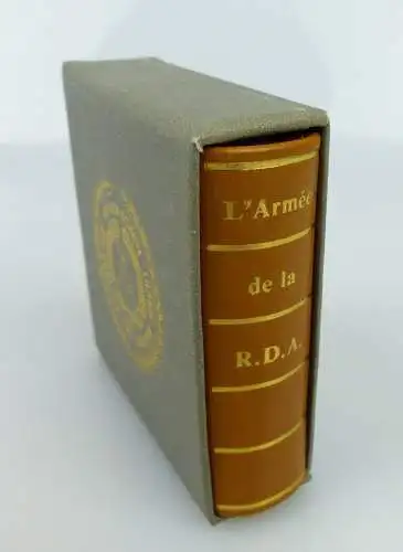 Minibuch: l`arme`e de la R.D.A. NVA der DDR auf französischer Sprache bu0782