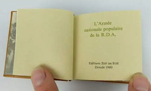 Minibuch: l`arme`e de la R.D.A. NVA der DDR auf französischer Sprache bu0780