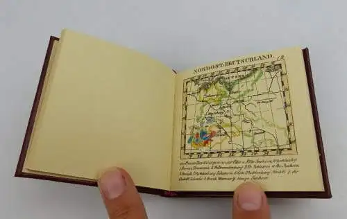 Minibuch: Etui Atlas der Erde 1831 VEB Hinstorff Verlag Berlin bu0443