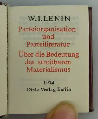 Minibuch: Parteiorganisation und Parteiliteratur über die Bedeutung des Buch1591