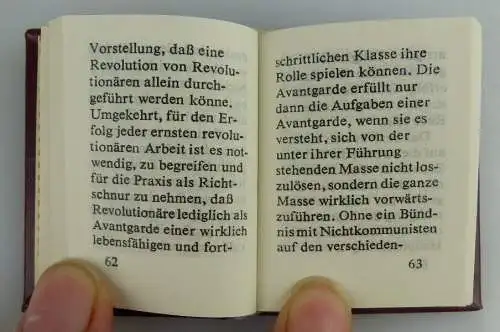 Minibuch: Parteiorganisation und Parteiliteratur über die Bedeutung des Buch1591