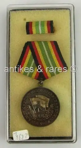 Medaille treue Dienste in der NVA in 900 Ag Silber, Punze 5 vgl. Band I Nr. 150e