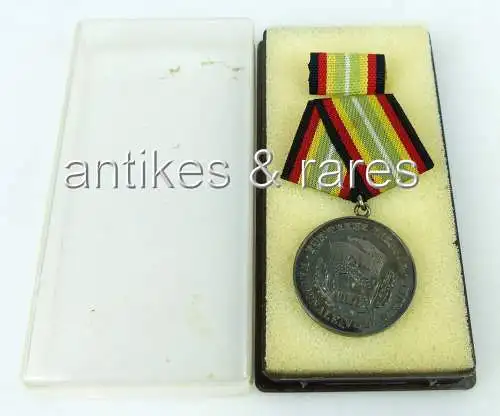 Medaille treue Dienste in der NVA in Silber vgl. Band 1 Nr 150 d Punze 3 1962-63