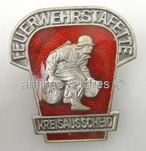 DDR Siegeranstecknadel für Kreisausscheid, Feuerwehrstafette in Silber