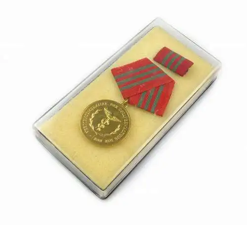 Orden392 DDR Verdienstmedaille der Zollverwaltung der DDR in Gold