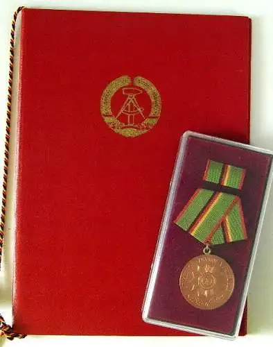 DDR Verdienstmedaille der Organe des MdI mit Urkunde or0285