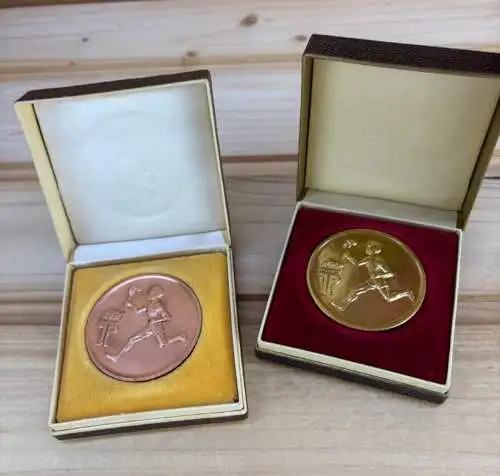 Wanderpokal der Pionierorganisation Ernst Thälmann Gold und Bronze in OVP y0142