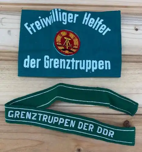 Armbinde Freiwilliger Helfer der Grenztruppen und Ärmelband Grenztruppen y0158