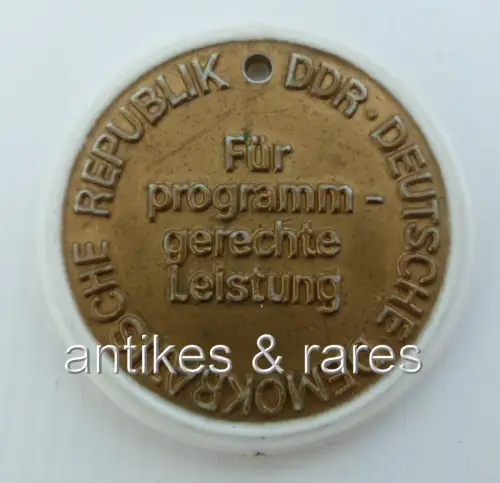 Abzeichen: DDR Für grogrammgerechte Leistung, intecta Programm kompletter Raumge