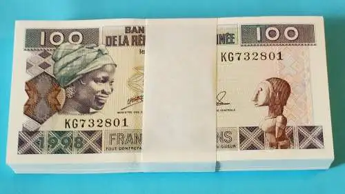 Guinea - Guinee 100 Francs  "1998"  Pick 35a UNC  Bundle á 100 Stück 