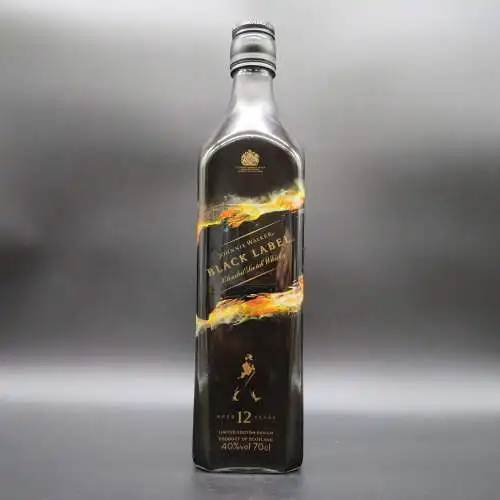 Johnnie Walker Black Label Whisky Limited "Shadow Edition" by Mattia Biagi.