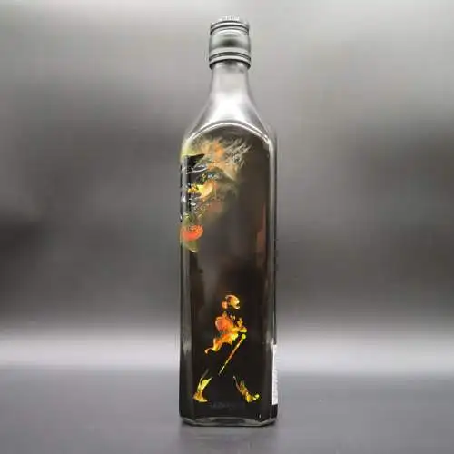 Johnnie Walker Black Label Whisky Limited "Shadow Edition" by Mattia Biagi.