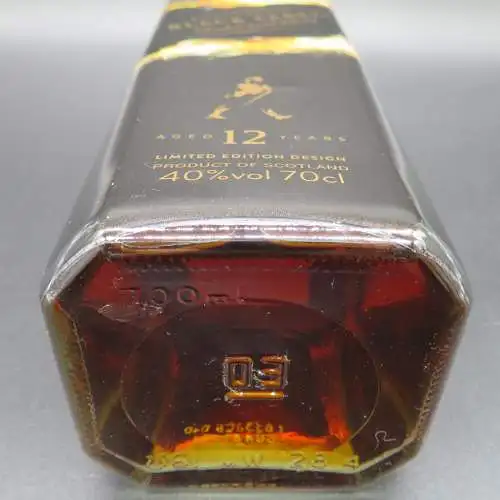 Johnnie Walker Black Label Whisky Limited "Shadow Edition" by Mattia Biagi.