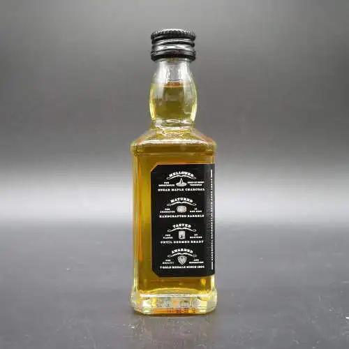 3 Jack Daniels Old No. 7 Straight Tenessee Whiskey 50ml Glas Sammler Miniatur.