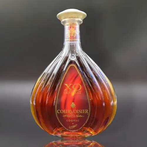 COURVOISIER XO IMPERIAL Cognac Connaisseur / Sammler Flasche mit Geschenkkarton.