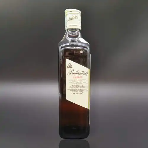 BALLANTINE'S finest scotch whisky 29/8/2000 Italien Ausführung mit Geschenkdose.