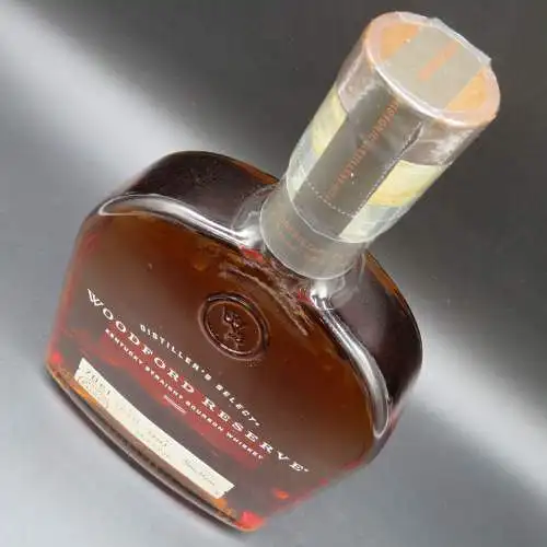 Woodford Reserve 43,2%Vol Kentucky Bourbon Whiskey  0,7l. Glas Geschenkset