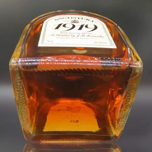 Angostura 1919 Premium Rum aus Trinidad Abfühldatum 03.01.1989 750ml