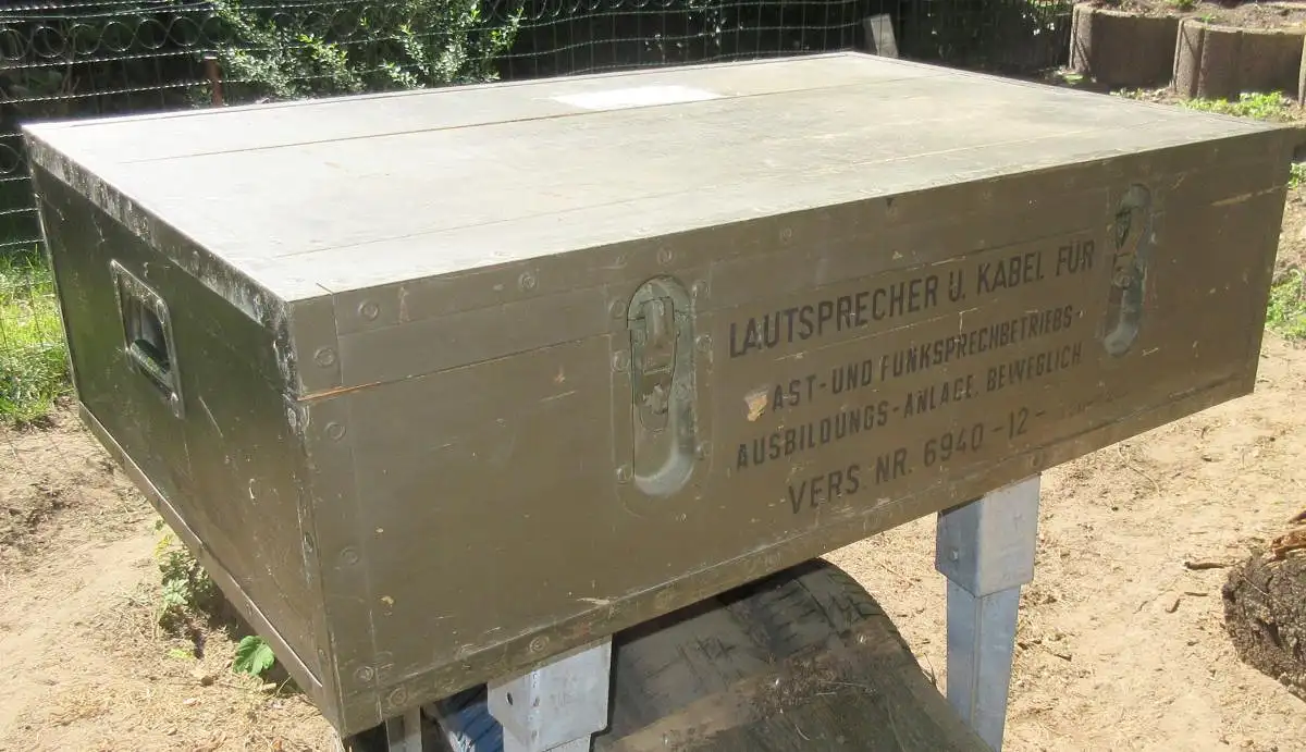 Transportkiste Holzkiste NATO für Ausbildung Tast-u. Funksprechbetrieb 60er