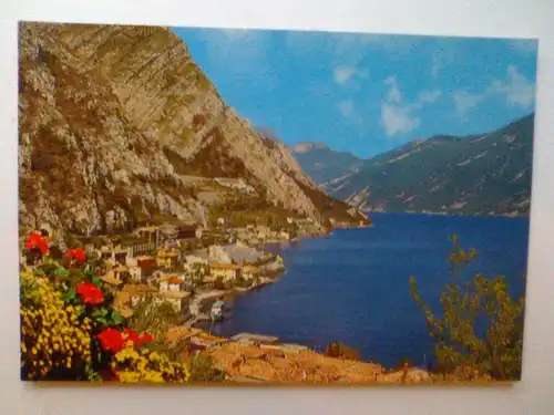 Limone sul Garda - Gardasee Panorama Ansicht - Lombardei Italien (gelaufen, aber inzwischen ohne Briefmarke) Ansichtskarte