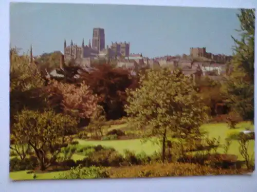 Durham - Kathedrale und Schloss - Cathedral & Castle - England (1982 gelaufen, Karte rechts unten ca. 1 cm eingerissen) Ansichtskarte