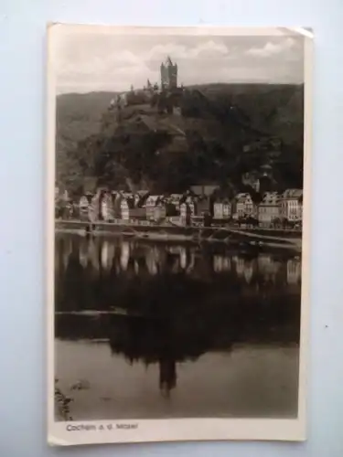 Cochem an der Mosel - Panorama mit Burg - An der romantischen, lieblichen Mosel - Rheinland-Pfalz (ungelaufen, aber 1952 mit Bleistift-Datum beschriftet, Eckknicke) Ansichtskarte