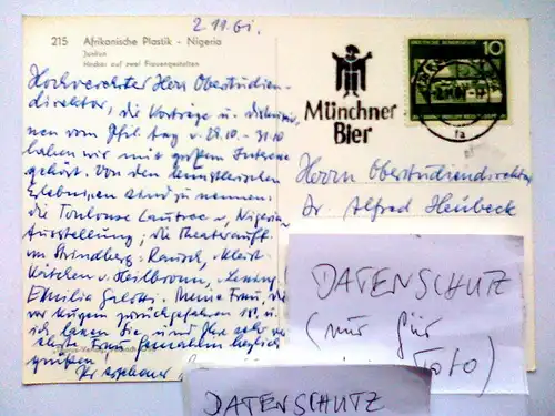 Afrikanische Plastik - Hocker auf zwei Frauengestalten (1961 gelaufen) Postkarte / Ansichtskarte