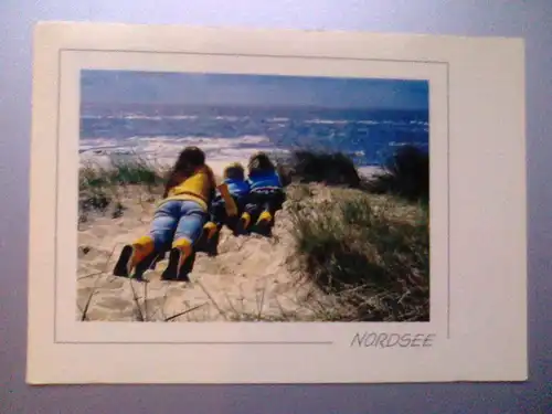 Nordsee - Frau mit Kindern im Sand - Stempel Norderney (1988 gelaufen) Ansichtskarte