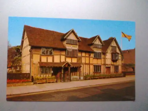 Stratford-upon-Avon - Shakespeare Geburtshaus / Birthplace (mit Fahne) - Warwickshire England (ungelaufen, Eckknick rechts unten) Ansichtskarte