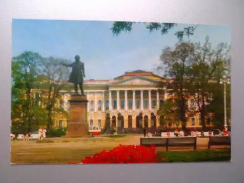 Leningrad / Sankt Petersburg - Russisches Museum (mit Statue) - Russian Museum - Russland (ungelaufen) Ansichtskarte