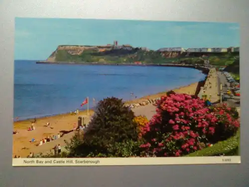 Scarborough - North Bay and Castle Hill - Nordbucht - Yorkshire England (ungelaufen) Ansichtskarte