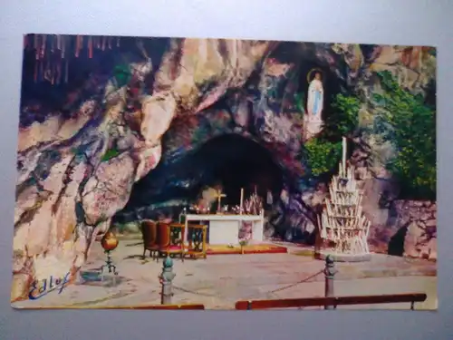 Lourdes - Grotte Miraculeuse - Frankreich (1963 gelaufen, dünnes Papier, Schrift durchgedrückt) Ansichtskarte