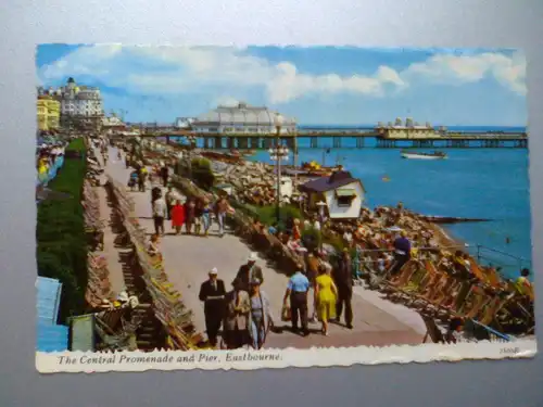 Eastbourne - Promenade and Pier - Central Promenade - East Sussex England (gelaufen) Ansichtskarte