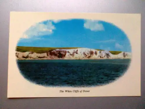 Dover - White Cliffs of Dover - Die weißen Felsen von Dover - Kent England (ungelaufen, aber beschrieben, 2 Knicke links unten) Ansichtskarte