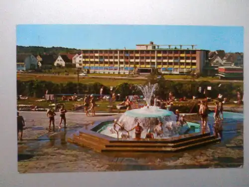 Bad Rappenau - Kraichgausanatorium und Sprudelbrunnen im Soleschwimmbad - Baden-Württemberg (1965 gelaufen) Ansichtskarte