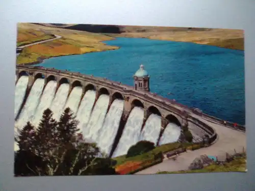 Rhayader - Elan Valley - Craig Goch Dam - Staudamm Talsperre - Wales (1982 gelaufen, inzwischen ohne Briefmarke, Eckknick rechts oben) Ansichtskarte